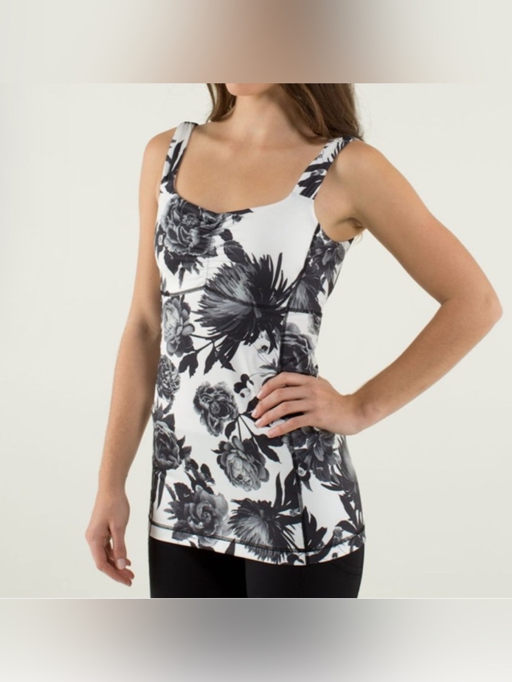 Lululemon Aria Tank II Brisk Bloom Black White Womens 4 Performance Cupped Long
